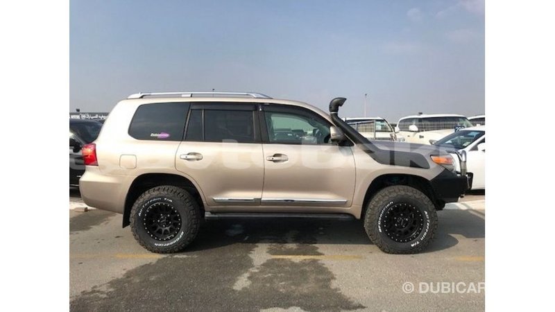 Big with watermark toyota land cruiser abseron import dubai 2367
