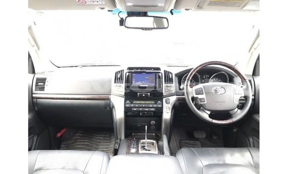 Buy Import Toyota Land Cruiser White Car in Import - Dubai in Abseron Buy Import Toyota Land Cruiser White Car in Import - Dubai in Abseron