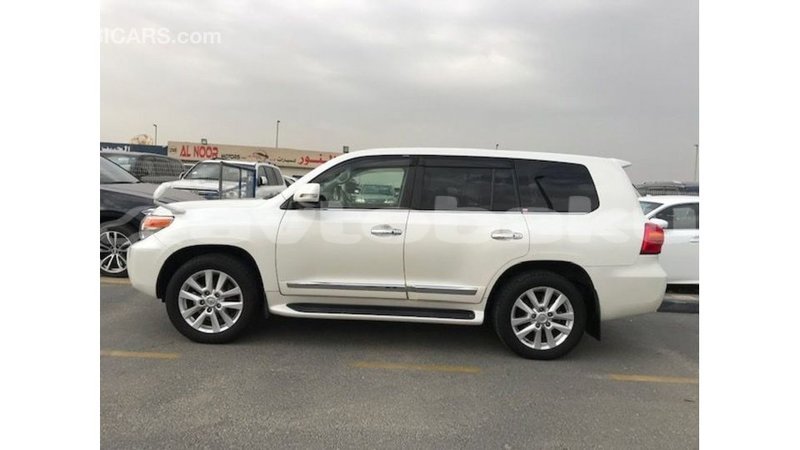 Big with watermark toyota land cruiser abseron import dubai 2368