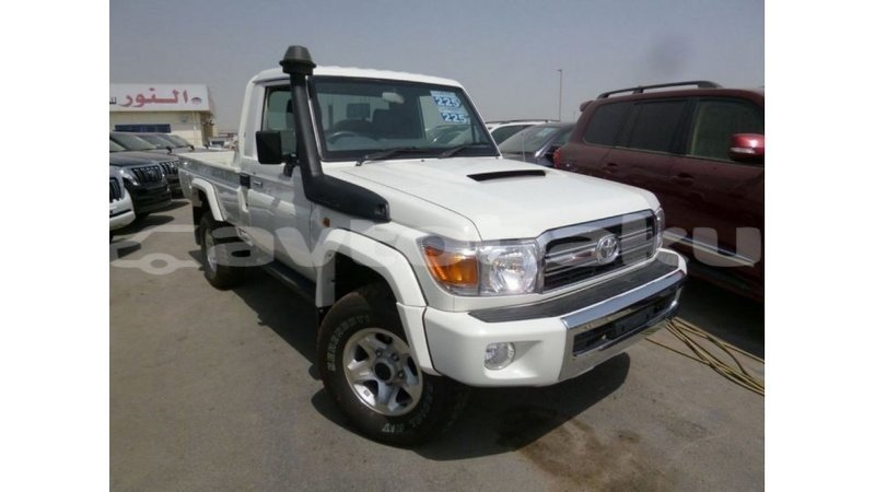 Big with watermark toyota land cruiser abseron import dubai 2381