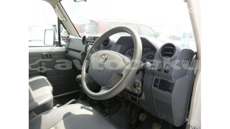 Big with watermark toyota land cruiser abseron import dubai 2381