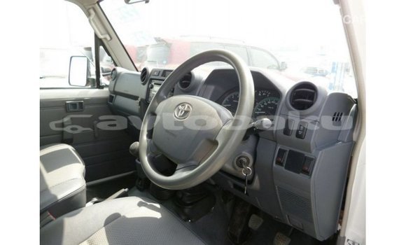 Buy Import Toyota Land Cruiser White Car in Import - Dubai in Abseron Buy Import Toyota Land Cruiser White Car in Import - Dubai in Abseron
