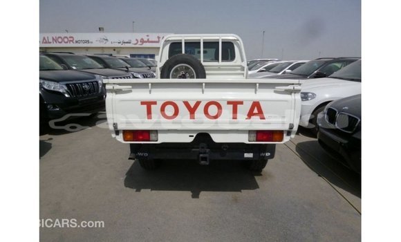 Buy Import Toyota Land Cruiser White Car in Import - Dubai in Abseron Buy Import Toyota Land Cruiser White Car in Import - Dubai in Abseron