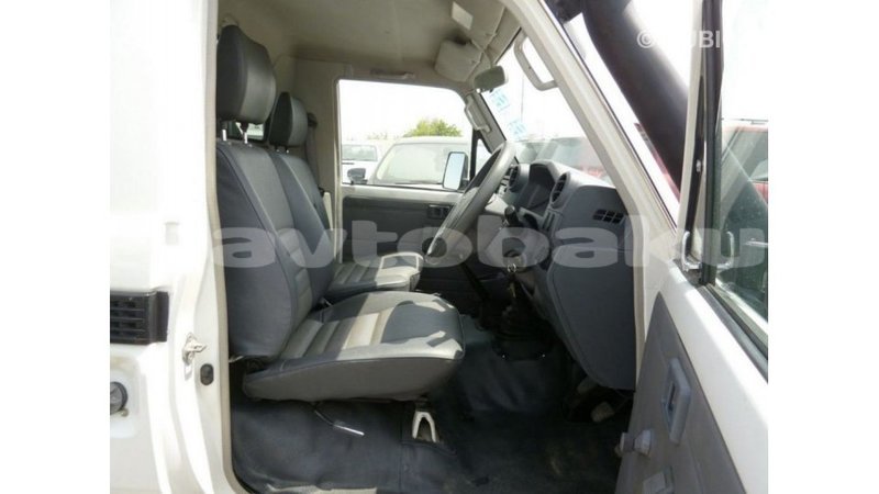 Big with watermark toyota land cruiser abseron import dubai 2381