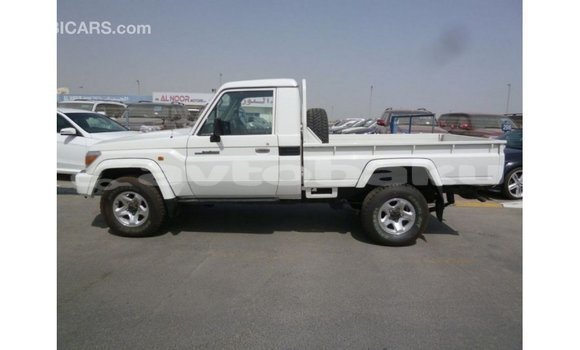Buy Import Toyota Land Cruiser White Car in Import - Dubai in Abseron Buy Import Toyota Land Cruiser White Car in Import - Dubai in Abseron
