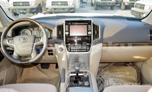 Buy Import Toyota Land Cruiser White Car in Import - Dubai in Abseron Buy Import Toyota Land Cruiser White Car in Import - Dubai in Abseron