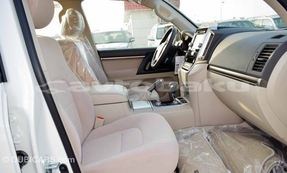 Buy Import Toyota Land Cruiser White Car in Import - Dubai in Abseron Buy Import Toyota Land Cruiser White Car in Import - Dubai in Abseron