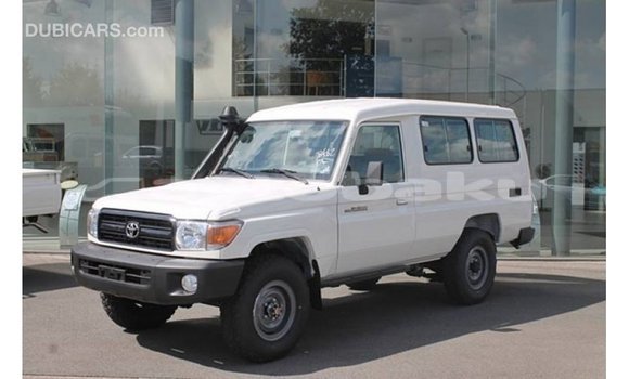 Buy Import Toyota Land Cruiser White Car in Import - Dubai in Abseron Buy Import Toyota Land Cruiser White Car in Import - Dubai in Abseron