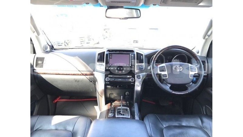 Big with watermark toyota land cruiser abseron import dubai 2422