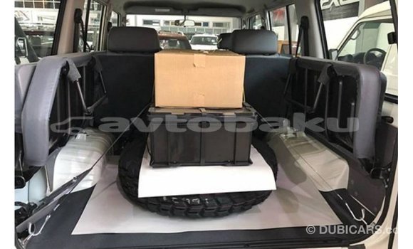 Buy Import Toyota Land Cruiser White Car in Import - Dubai in Abseron Buy Import Toyota Land Cruiser White Car in Import - Dubai in Abseron