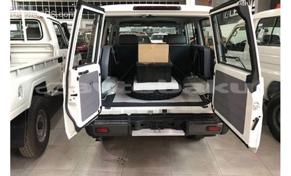 Buy Import Toyota Land Cruiser White Car in Import - Dubai in Abseron Buy Import Toyota Land Cruiser White Car in Import - Dubai in Abseron