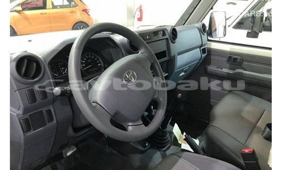 Buy Import Toyota Land Cruiser White Car in Import - Dubai in Abseron Buy Import Toyota Land Cruiser White Car in Import - Dubai in Abseron
