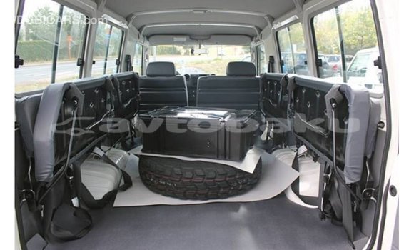 Buy Import Toyota Land Cruiser White Car in Import - Dubai in Abseron Buy Import Toyota Land Cruiser White Car in Import - Dubai in Abseron