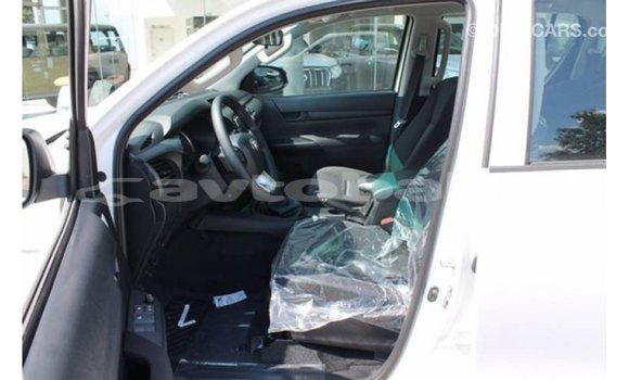Buy Import Toyota Hilux White Car in Import - Dubai in Abseron Buy Import Toyota Hilux White Car in Import - Dubai in Abseron