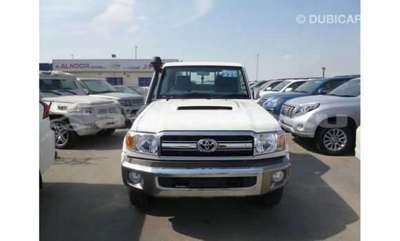 Buy Import Toyota Land Cruiser White Car in Import - Dubai in Abseron Buy Import Toyota Land Cruiser White Car in Import - Dubai in Abseron