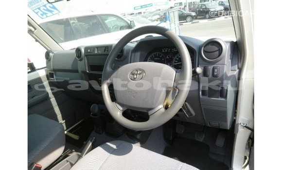 Buy Import Toyota Land Cruiser White Car in Import - Dubai in Abseron Buy Import Toyota Land Cruiser White Car in Import - Dubai in Abseron