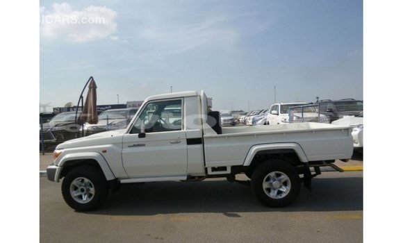 Buy Import Toyota Land Cruiser White Car in Import - Dubai in Abseron Buy Import Toyota Land Cruiser White Car in Import - Dubai in Abseron