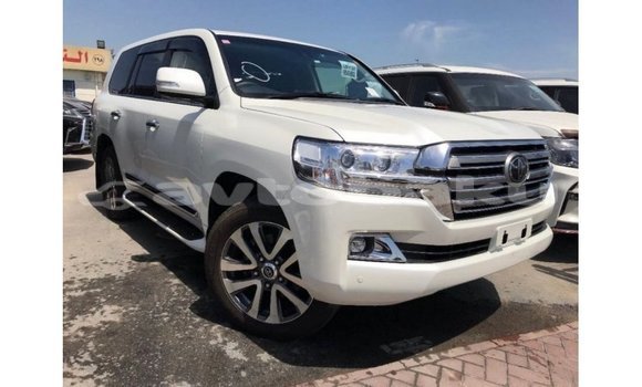 Buy Import Toyota Land Cruiser White Car in Import - Dubai in Abseron Buy Import Toyota Land Cruiser White Car in Import - Dubai in Abseron