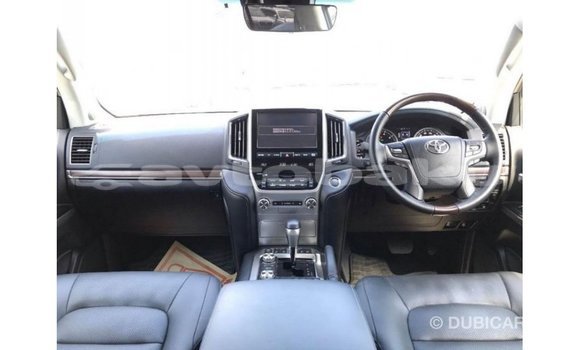 Buy Import Toyota Land Cruiser White Car in Import - Dubai in Abseron Buy Import Toyota Land Cruiser White Car in Import - Dubai in Abseron