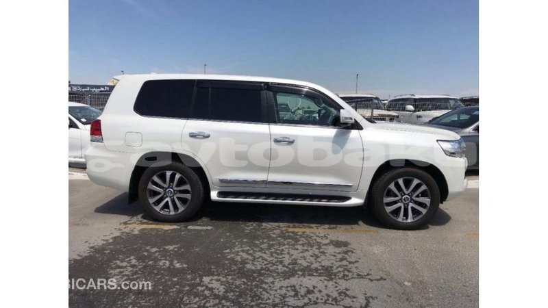 Big with watermark toyota land cruiser abseron import dubai 2475
