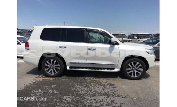 Buy Import Toyota Land Cruiser White Car in Import - Dubai in Abseron Buy Import Toyota Land Cruiser White Car in Import - Dubai in Abseron