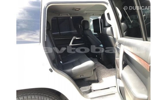 Buy Import Toyota Land Cruiser White Car in Import - Dubai in Abseron Buy Import Toyota Land Cruiser White Car in Import - Dubai in Abseron