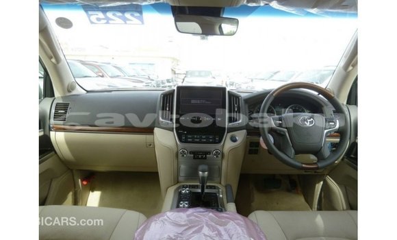 Buy Import Toyota Land Cruiser White Car in Import - Dubai in Abseron Buy Import Toyota Land Cruiser White Car in Import - Dubai in Abseron