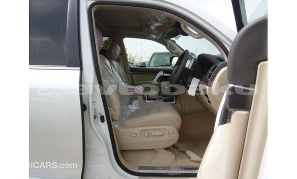 Buy Import Toyota Land Cruiser White Car in Import - Dubai in Abseron Buy Import Toyota Land Cruiser White Car in Import - Dubai in Abseron