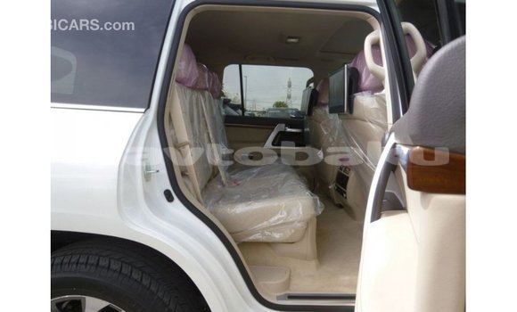 Buy Import Toyota Land Cruiser White Car in Import - Dubai in Abseron Buy Import Toyota Land Cruiser White Car in Import - Dubai in Abseron