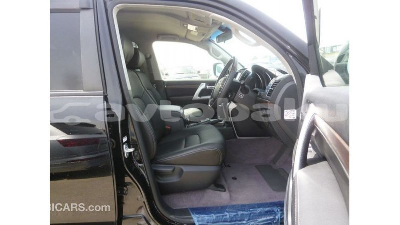 Big with watermark toyota land cruiser abseron import dubai 2482