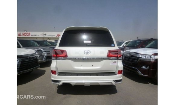 Buy Import Toyota Land Cruiser White Car in Import - Dubai in Abseron Buy Import Toyota Land Cruiser White Car in Import - Dubai in Abseron