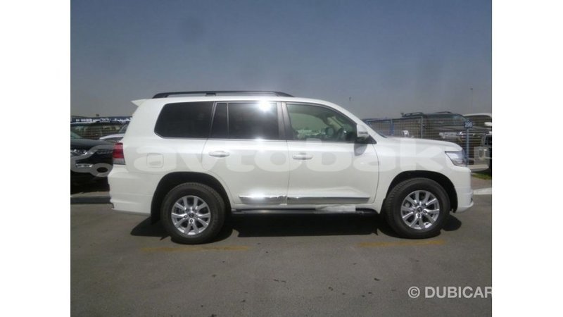Big with watermark toyota land cruiser abseron import dubai 2485