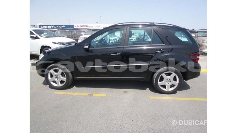 Big with watermark mercedes benz 190 abseron import dubai 2489