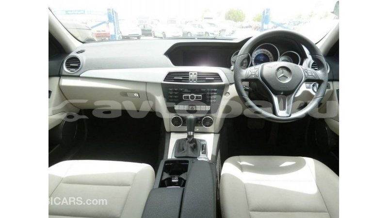 Big with watermark mercedes benz 190 abseron import dubai 2490