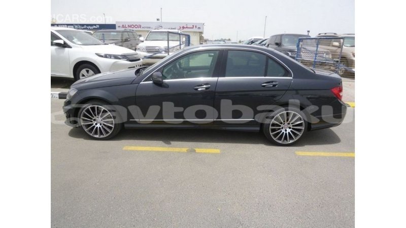 Big with watermark mercedes benz 190 abseron import dubai 2490