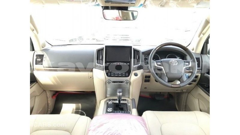 Big with watermark toyota land cruiser abseron import dubai 2498