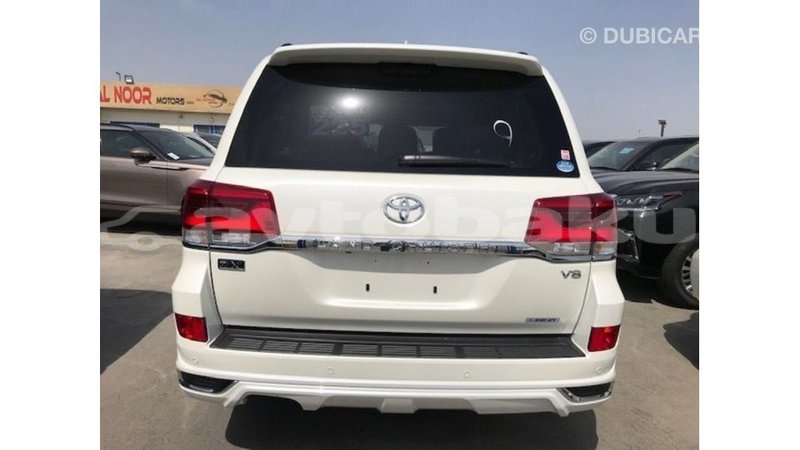 Big with watermark toyota land cruiser abseron import dubai 2498