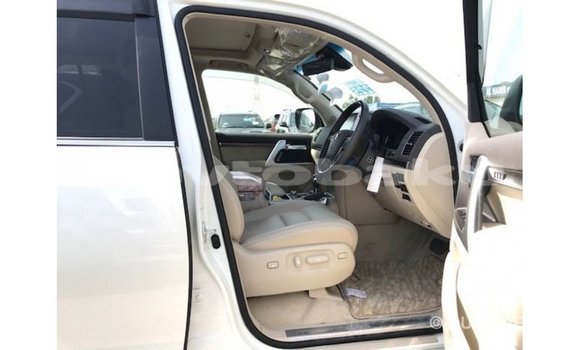 Buy Import Toyota Land Cruiser White Car in Import - Dubai in Abseron Buy Import Toyota Land Cruiser White Car in Import - Dubai in Abseron