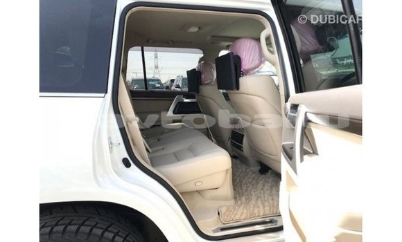 Buy Import Toyota Land Cruiser White Car in Import - Dubai in Abseron Buy Import Toyota Land Cruiser White Car in Import - Dubai in Abseron