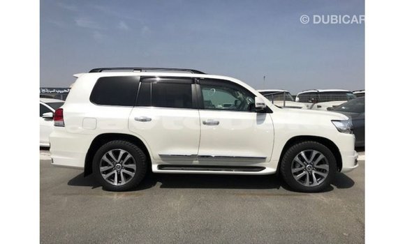 Buy Import Toyota Land Cruiser White Car in Import - Dubai in Abseron Buy Import Toyota Land Cruiser White Car in Import - Dubai in Abseron