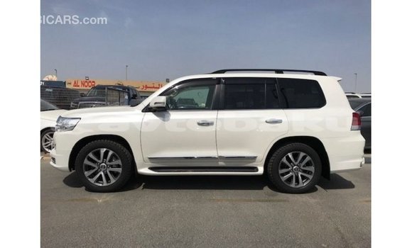 Buy Import Toyota Land Cruiser White Car in Import - Dubai in Abseron Buy Import Toyota Land Cruiser White Car in Import - Dubai in Abseron