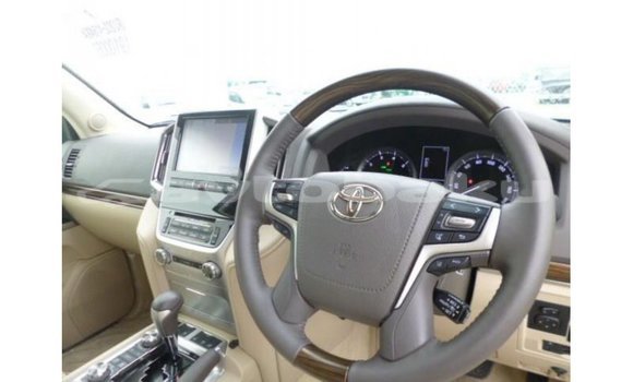 Buy Import Toyota Land Cruiser White Car in Import - Dubai in Abseron Buy Import Toyota Land Cruiser White Car in Import - Dubai in Abseron