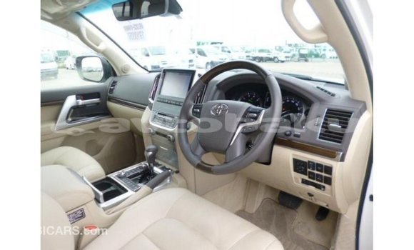 Buy Import Toyota Land Cruiser White Car in Import - Dubai in Abseron Buy Import Toyota Land Cruiser White Car in Import - Dubai in Abseron