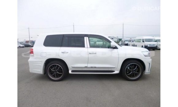 Buy Import Toyota Land Cruiser White Car in Import - Dubai in Abseron Buy Import Toyota Land Cruiser White Car in Import - Dubai in Abseron