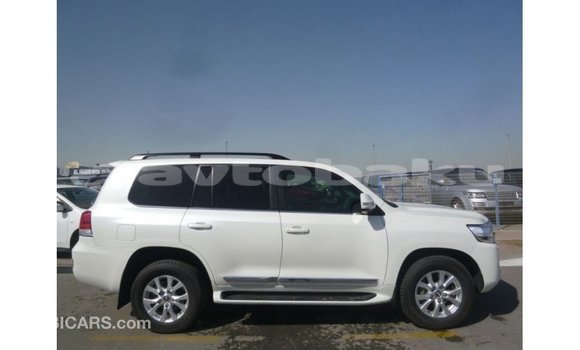 Buy Import Toyota Land Cruiser White Car in Import - Dubai in Abseron Buy Import Toyota Land Cruiser White Car in Import - Dubai in Abseron