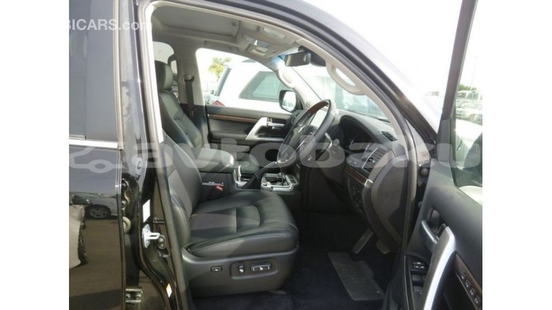 Big with watermark toyota land cruiser abseron import dubai 2528