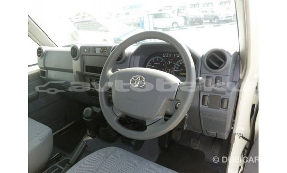 Buy Import Toyota Land Cruiser White Car in Import - Dubai in Abseron Buy Import Toyota Land Cruiser White Car in Import - Dubai in Abseron