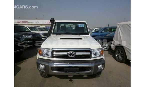 Buy Import Toyota Land Cruiser White Car in Import - Dubai in Abseron Buy Import Toyota Land Cruiser White Car in Import - Dubai in Abseron