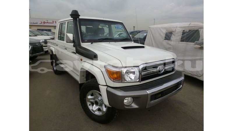Big with watermark toyota land cruiser abseron import dubai 2545