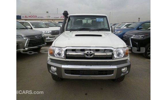 Buy Import Toyota Land Cruiser White Car in Import - Dubai in Abseron Buy Import Toyota Land Cruiser White Car in Import - Dubai in Abseron